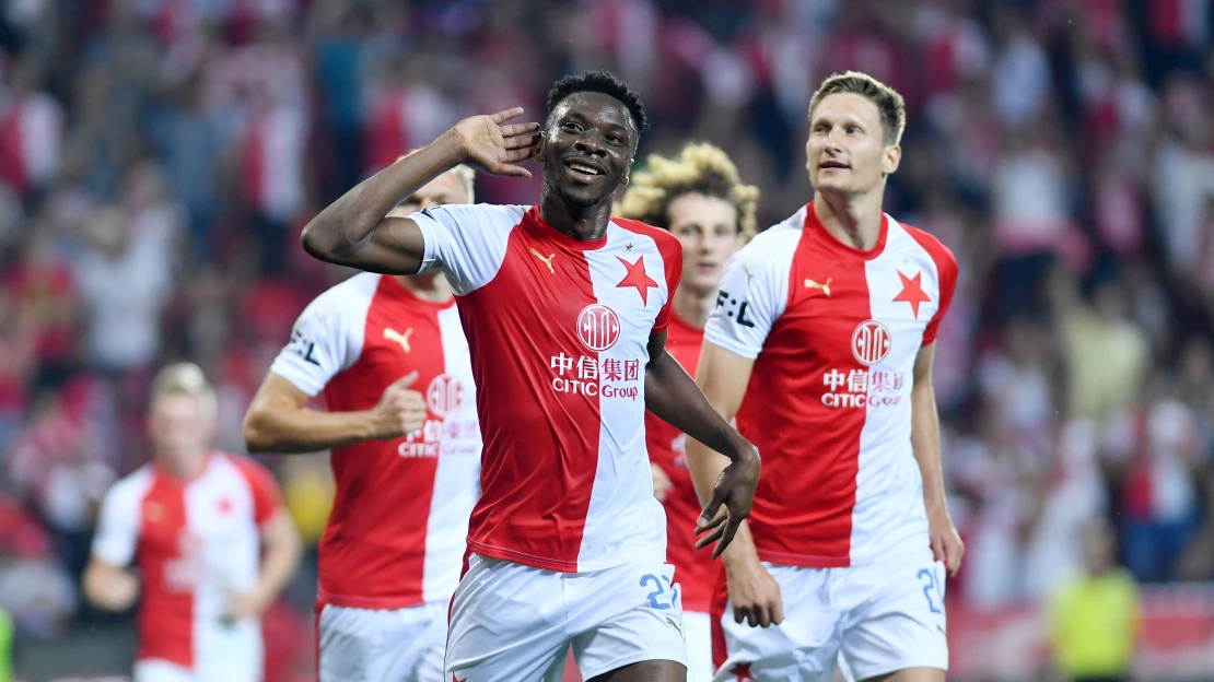 Slavia hraje o&nbsp;Ligu mistrů, 400 milionů i&nbsp;šanci skončit v&nbsp;černých číslech