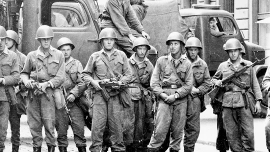 Zákaz jít na střední, pozor na Rusy, ztracený táta. Čeští miliardáři vzpomínají na srpen 1969