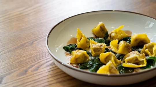 Ochutnejte Agnolotti del Plin, pochoutku z Itálie, která strčí do kapsy i pizzu