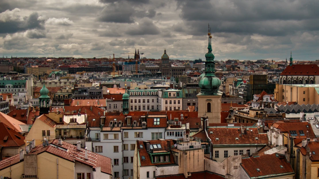 Praha z&nbsp;ptačí perspektivy. Nechte se provést pohledy na věže a&nbsp;střechy