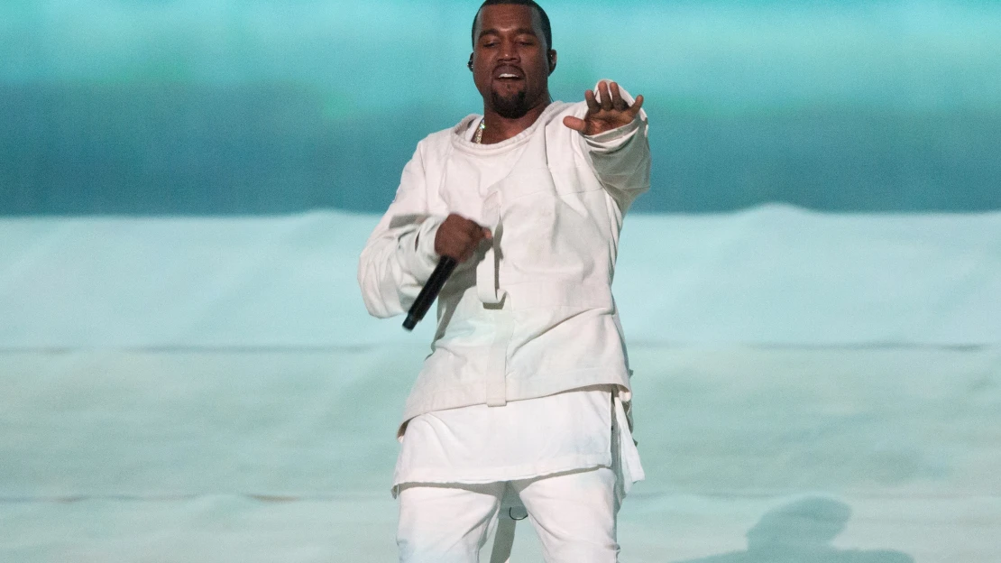 Tenisky fungují. Kanye vydělal nejvíc a&nbsp;shodil z&nbsp;trůnu Jay-Zho
