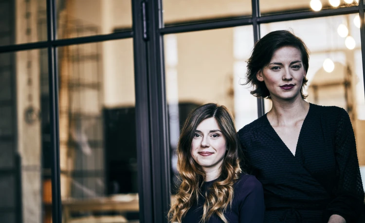 Hana Fořtová a Tereza Dvořáková z firmy Frusack