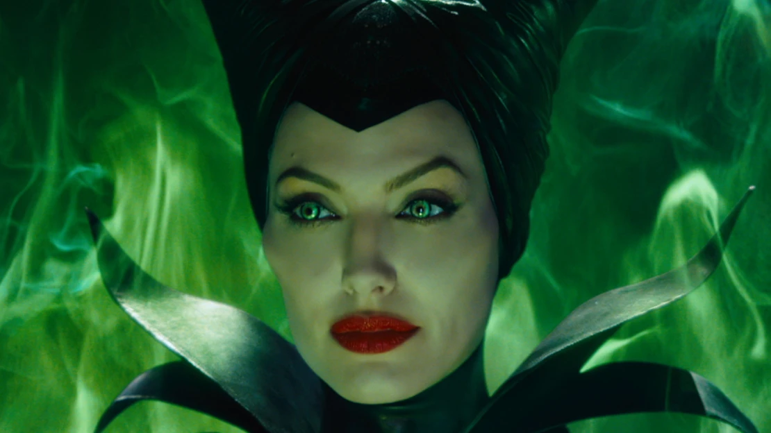Stroj na sny Disney se zadrhl. Proč Zlobě nepomáhá ani korzet Angeliny Jolie