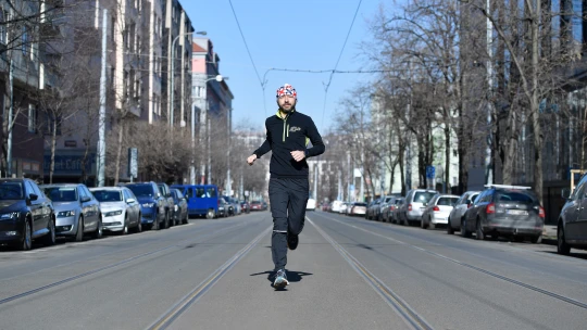 Skoro se nemohl hýbat. Teď si znovu doběhl pro medaili ze Spartathlonu