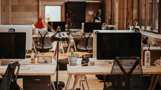 Bolí vás oči z počítače? Vyzkoušejte pravidlo 20-20-20