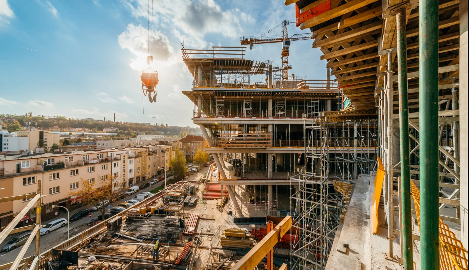 Praha je nejdražším městem východní Evropy. Další tři česká města se dostala do první desítky