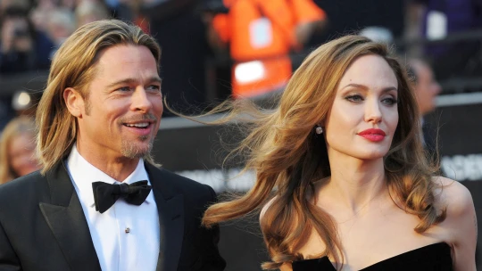 Brangelina mezi bublinkami. Někdejší hvězdný pár spojí svůj lesk v&nbsp;šampaňském