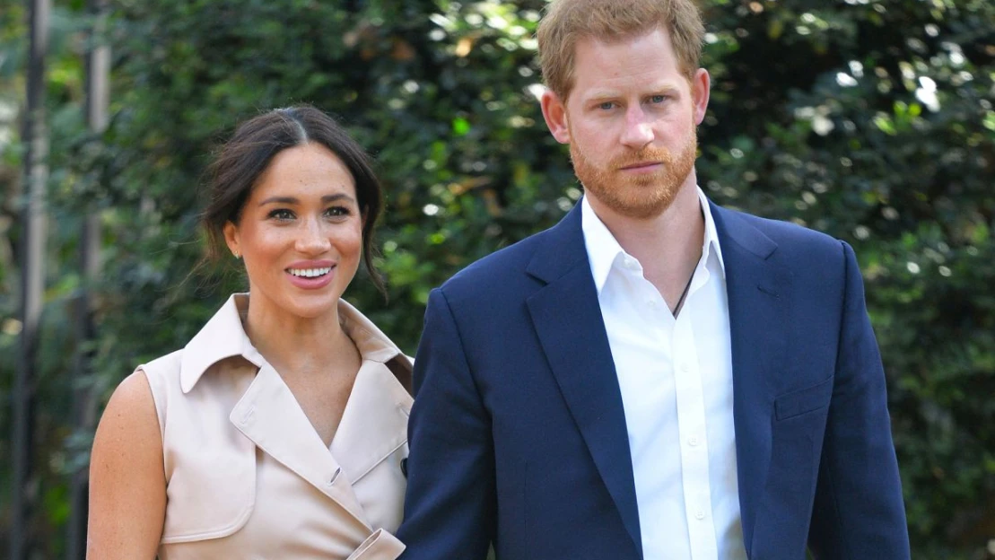 Forbes Royal: Harry, Meghan a&nbsp;jak to bude dál. Lze zpeněžit logo korunky?