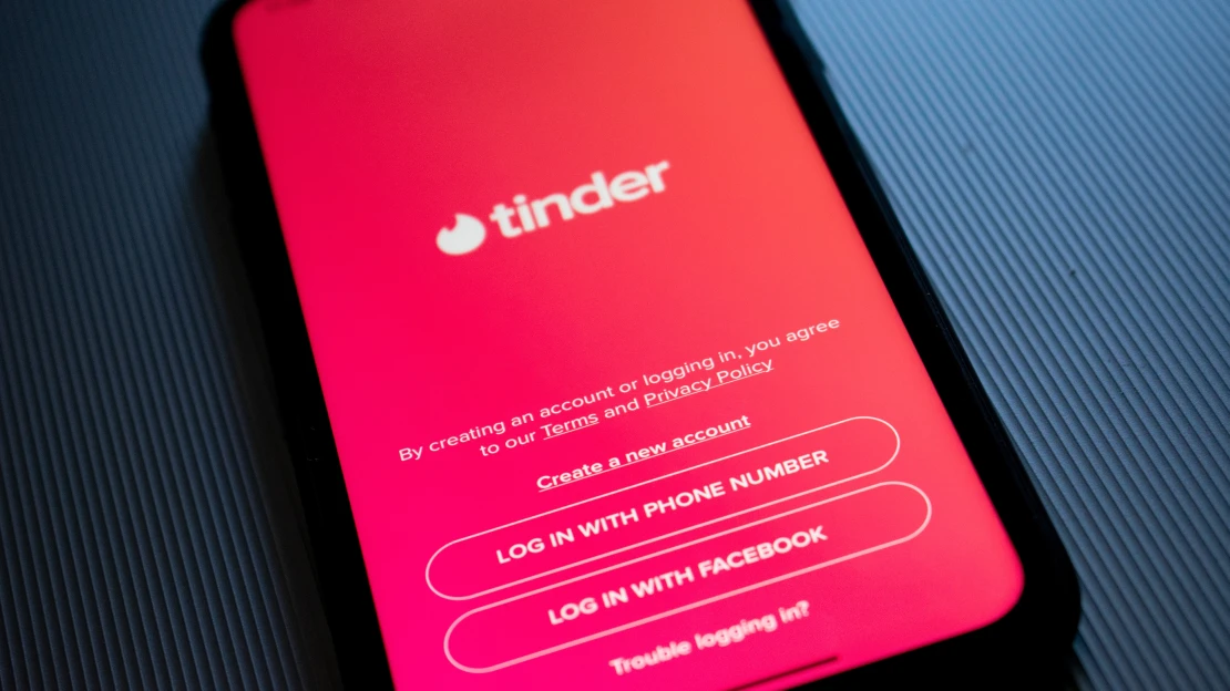SOS, tohle není rande! Tinder spustil funkci, která má zabránit sexuálním útokům