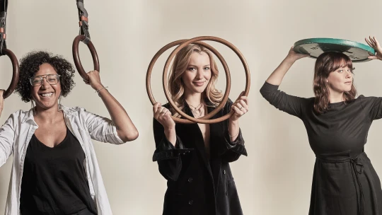 Mandarinka z večerky a superschopnost vařit. To jsou 30 pod 30 ve videu