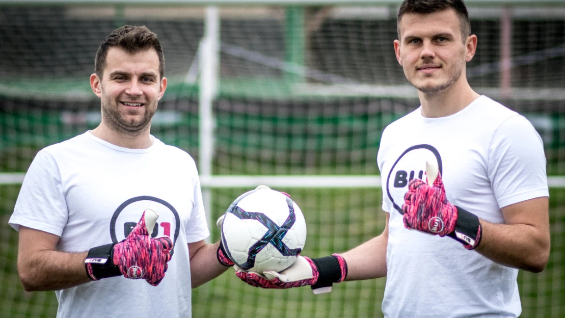 Buď úspěšný! S&nbsp;českými rukavicemi chytají i&nbsp;brankáři Barcelony a&nbsp;Juventusu
