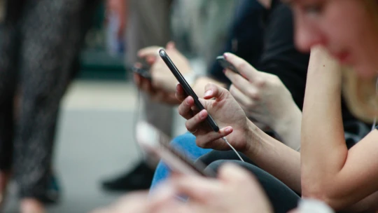 Další krok v&nbsp;boji s&nbsp;podvody na sociálních sítích. Vietnam zakáže anonymní účty