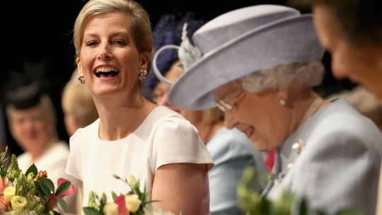 Forbes Royal: Do rodiny se přivdala a&nbsp;královně je nejmilejší. Kate to však není. Kdo je to?