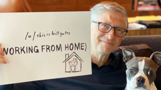 Nepropadejte panice, vyzývá Bill Gates. Máme šanci pandemii zvládnout