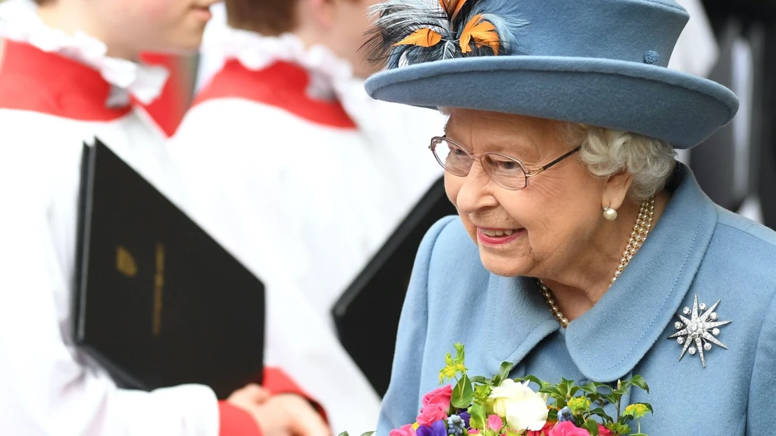 Forbes Royal: Koruna a&nbsp;korona. Stáhne se do ústraní i&nbsp;královna Alžběta II.?