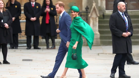 Forbes Royal: Sbohem a&nbsp;řetěz. Harry a&nbsp;Meghan se dnes rozloučili s&nbsp;monarchií