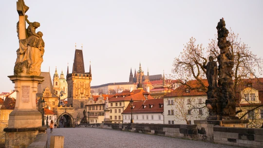Česko je v&nbsp;podivné karanténě. Každý může, kam chce, ale musí mít důvod. Platí dalších devět dní