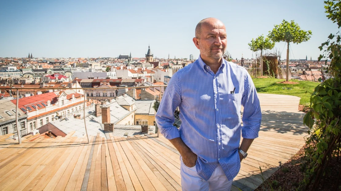 Němcův farmaceutický obr na prodej. Kdo jde do společnosti za 36 miliard?