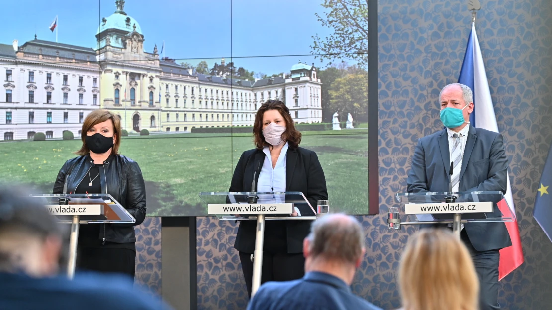 Vláda schválila zrušení daně z&nbsp;nabytí nemovitosti. Chce znovu rozběhnout trh