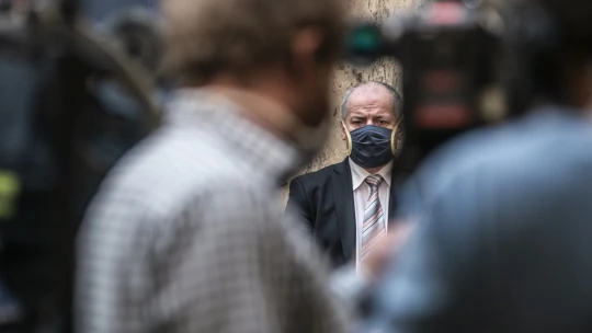 Prymula na vedlejší koleji. Proč ministr odsunul klíčového epidemiologa stranou