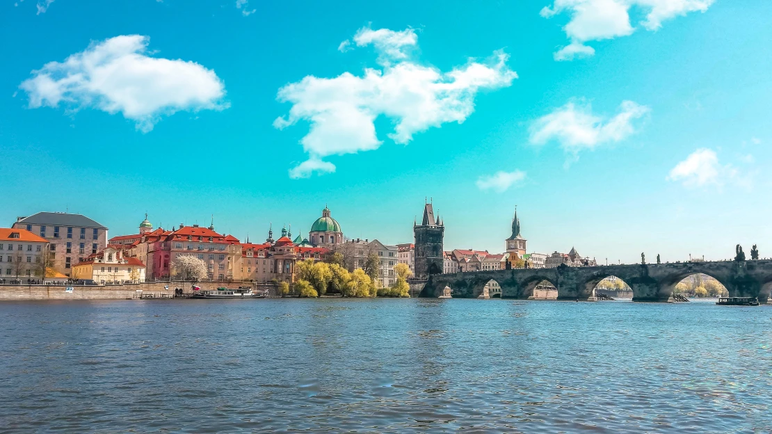 Češi to nezachrání, museli by mít osm týdnů dovolené. Domácí cestovní ruch čeká velký propad
