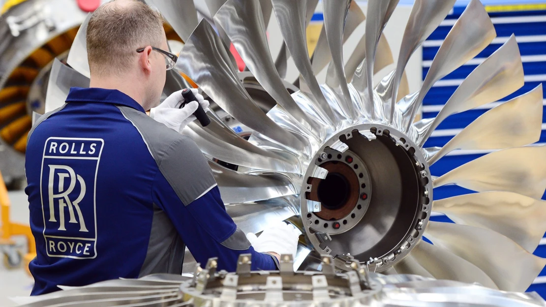 Rolls-Royce šetří. Devět tisíc zaměstnanců dostane výpověď