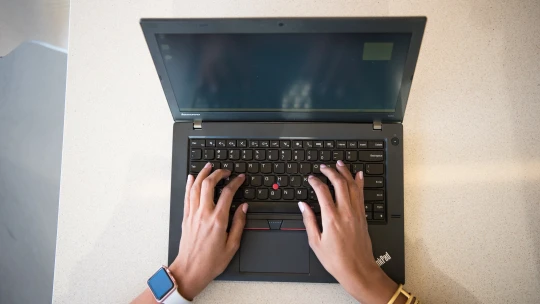 Obliba online nákupů roste. Podle Čechů jsou pohodlnější a&nbsp;levnější než nákupy v&nbsp;kamenných prodejnách