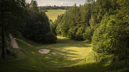 Boží úder. Nejvyšší nadělil Dobrouči a Česku nové golfové hřiště