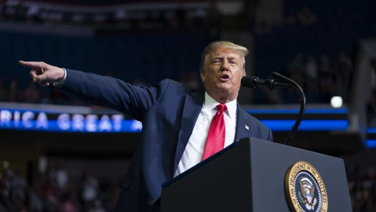 Trump slaví Den nezávislosti velkou přehlídkou. Podle úřadů je to nebezpečné