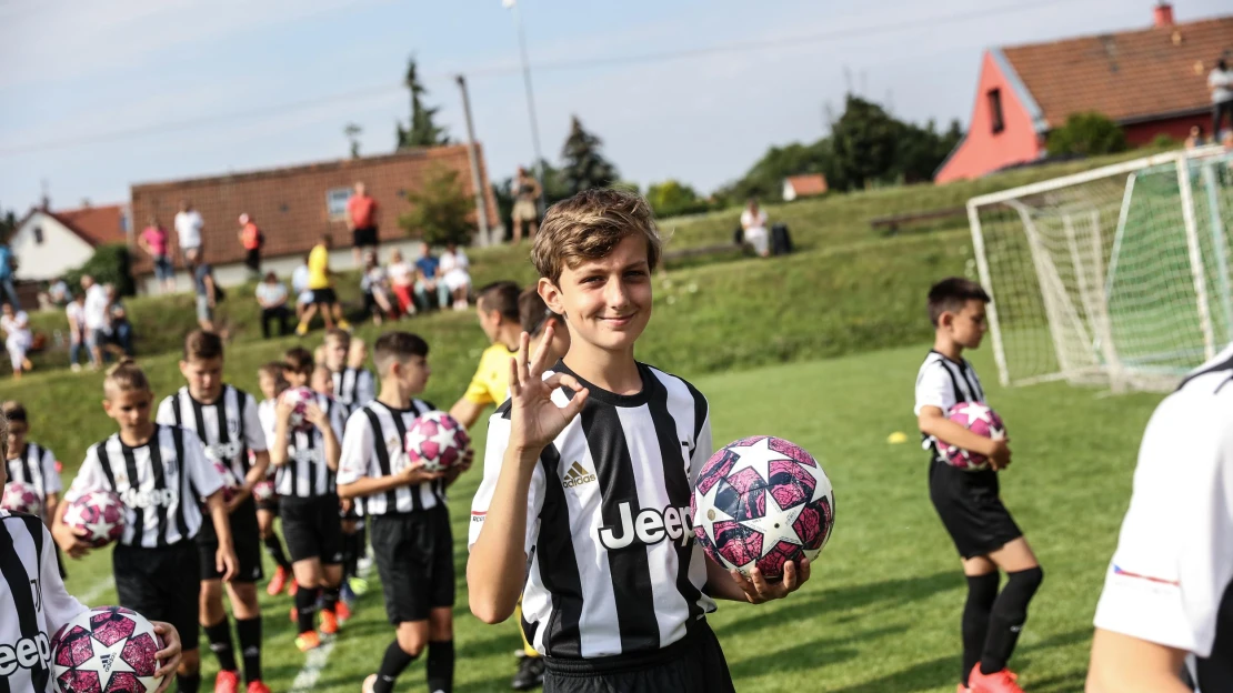 Slavný Juventus loví v&nbsp;Česku. Spíše než hráče chce vychovávat fanoušky