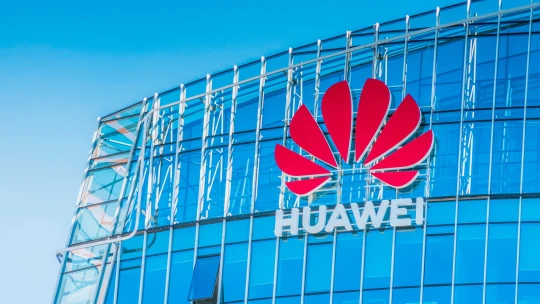 České Huawei má nového šéfa. Post ředitele obsadí dosavadní šéf péče o zákazníky James Tang
