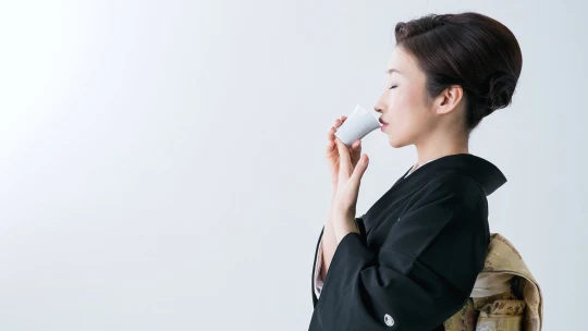 Japonské ženy zachraňují saké. Proměnu tradičního trhu provázejí nové postupy i&nbsp;příchutě