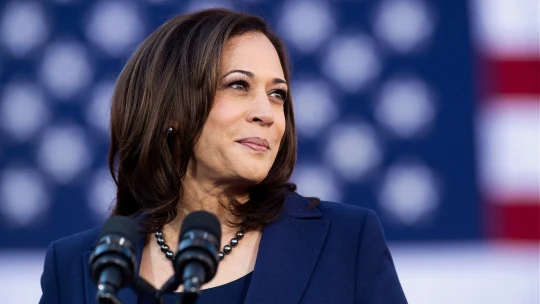 Férová prokurátorka i&nbsp;zastánkyně tvrdé linie. Jaká je Kamala Harris, budoucí viceprezidentka USA