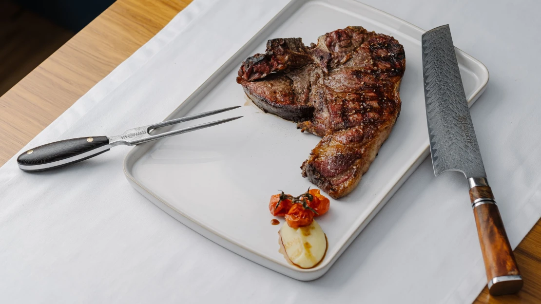 Nejlepší steak v&nbsp;Česku není žádná rychlovka. V&nbsp;pražském MeatEateru to dobře vědí