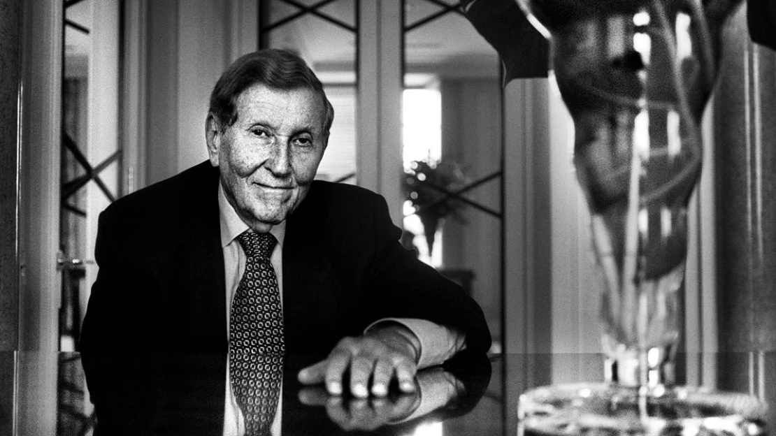Forbes History: Visel na římse hořícího hotelu, přesto vyhrál. Život a&nbsp;doba Sumnera Redstonea