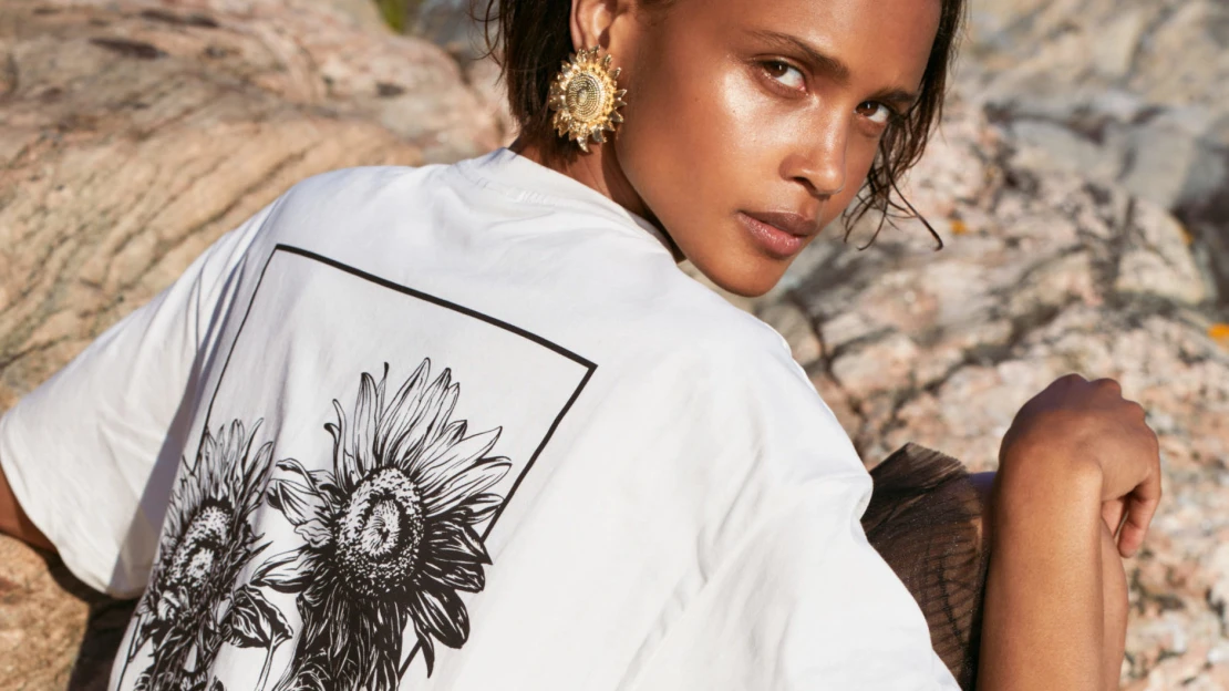 H&M odkládá kolekci Sandry Mansour, místo toho finančně podpoří poničený Bejrút