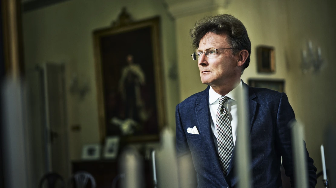 Obsluhoval jsem (příštího) anglického krále. Bývalý tajemník prince Charlese o&nbsp;práci u&nbsp;dvora
