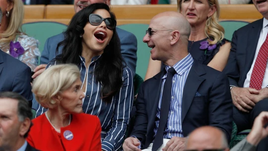 Zásnuby z&nbsp;nejbohatších. Jeff Bezos požádal partnerku o&nbsp;ruku