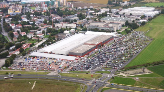 Polní nemocnice v&nbsp;Letňanech. Za co zaplatí stát miliardáři Sehnalovi 26 milionů korun?