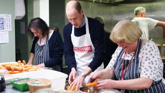 Vařte jako princ William. Vévoda z Cambridge se podílel na kuchařce pro charitu, přidal i vlastní recepty