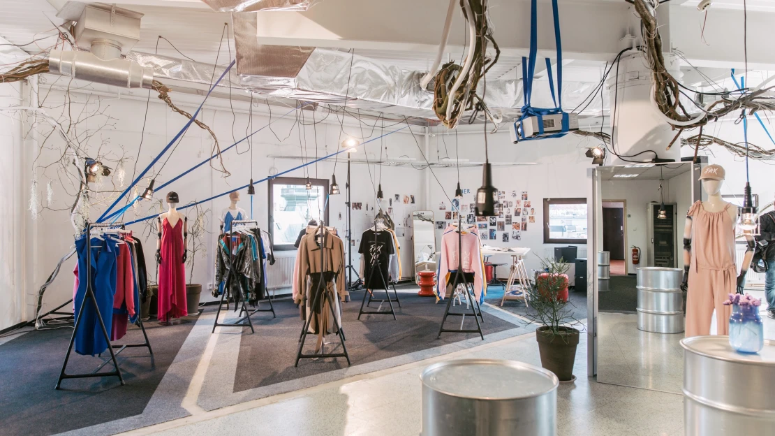 Online prodejům krize prospívá. Bibloo a&nbsp;UrbanStore zvýšily tržby na 1,4 miliardy korun