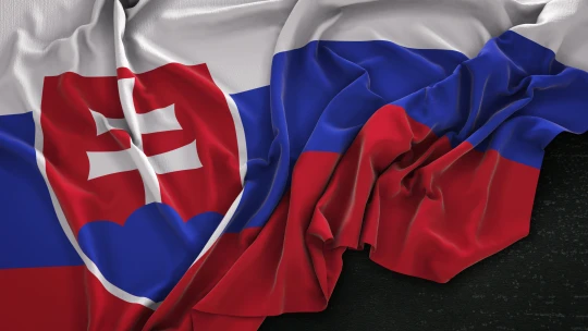 Slovensko může přijít o&nbsp;peníze z&nbsp;EU fondů. Bruselu vadí porušování demokracie