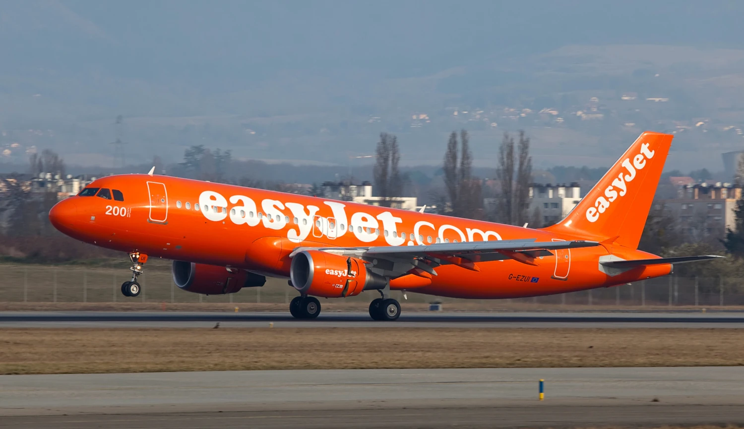 EasyJet se vrátil k celoročnímu zisku. Tržby vzrostly o dvě pětiny