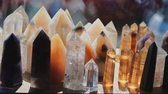 Zapomeňte na diamanty. Bohatí a&nbsp;slavní prahnou po&nbsp;krystalech