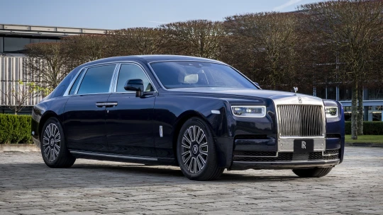 Automobilka, kde nic není nemožné. Rolls-Royce představil jedinečné individuální úpravy roku 2020