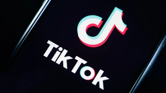 TikTok dotikal? Sociální síť čelí miliardové žalobě kvůli nakládání s údaji o dětech