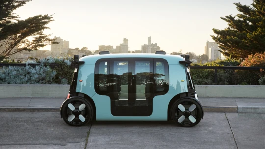 Robotaxi od Amazonu. Zoox rozšiřuje výrobu a plánuje start komerčního provozu