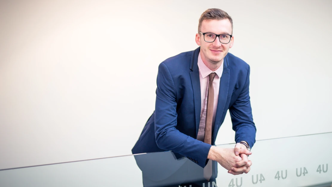 Energetika dostává zelený kabátek. Jak do proměny investovat, radí analytik Hladký