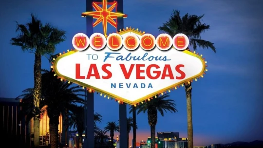 Gangster, podnikatel a&nbsp;snílek. Příběh Bugsyho Siegela, muže, který založil Las Vegas