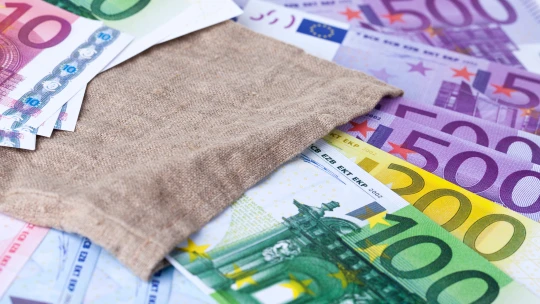Horší, ale ne o tolik. Ekonomika eurozóny se v posledním čtvrtletí propadla méně, než se čekalo